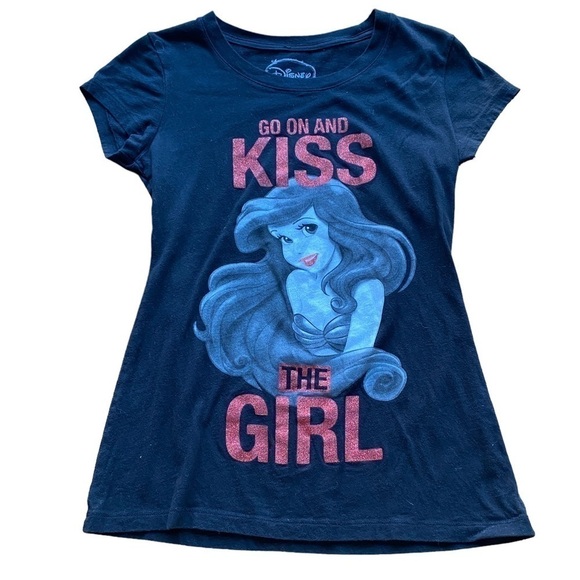 Disney The Little Mermaid Kiss the Girl Black Tee with Cap Sleeves 100% cotton - Picture 1 of 6